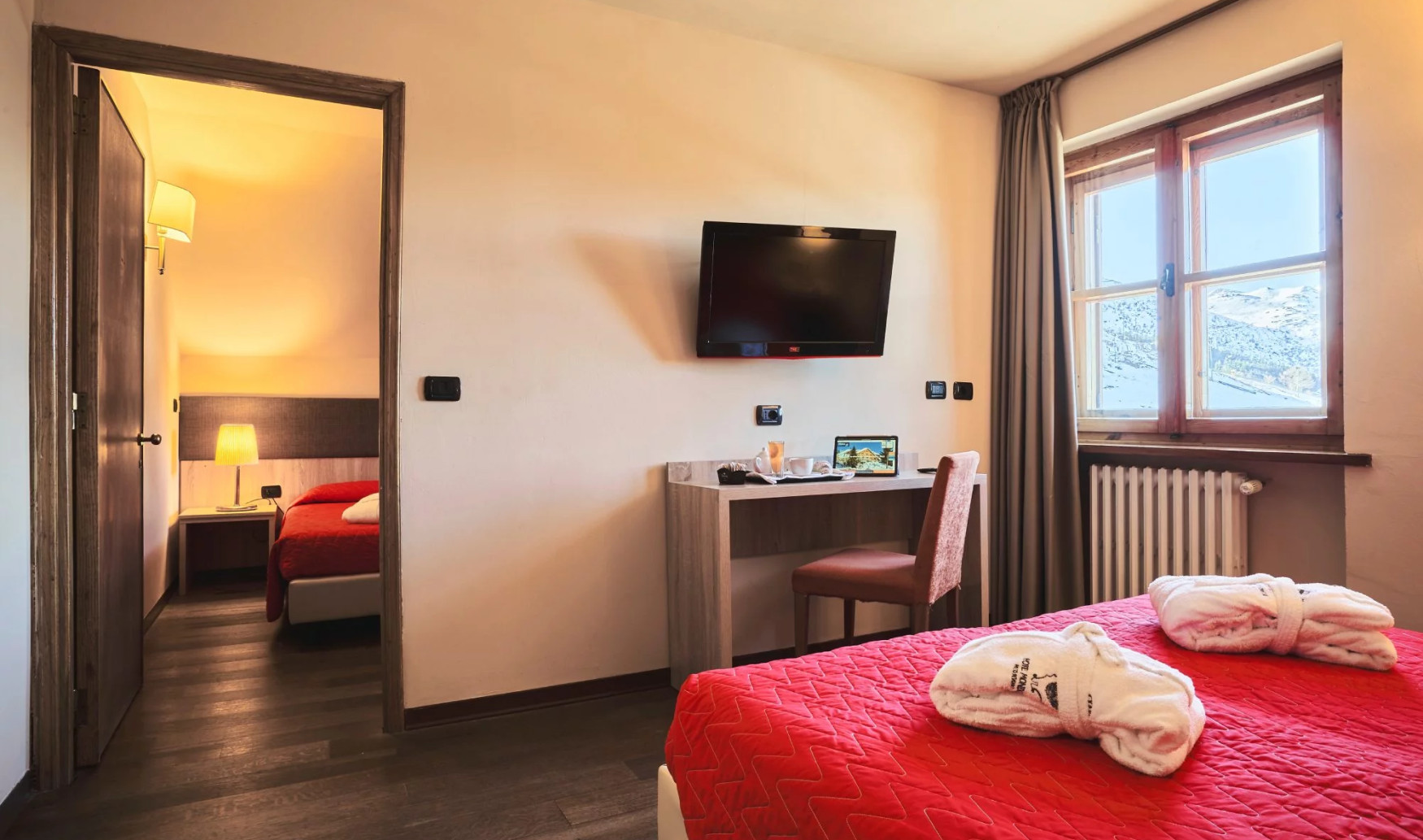 media.259 _ER70628_HDR 1