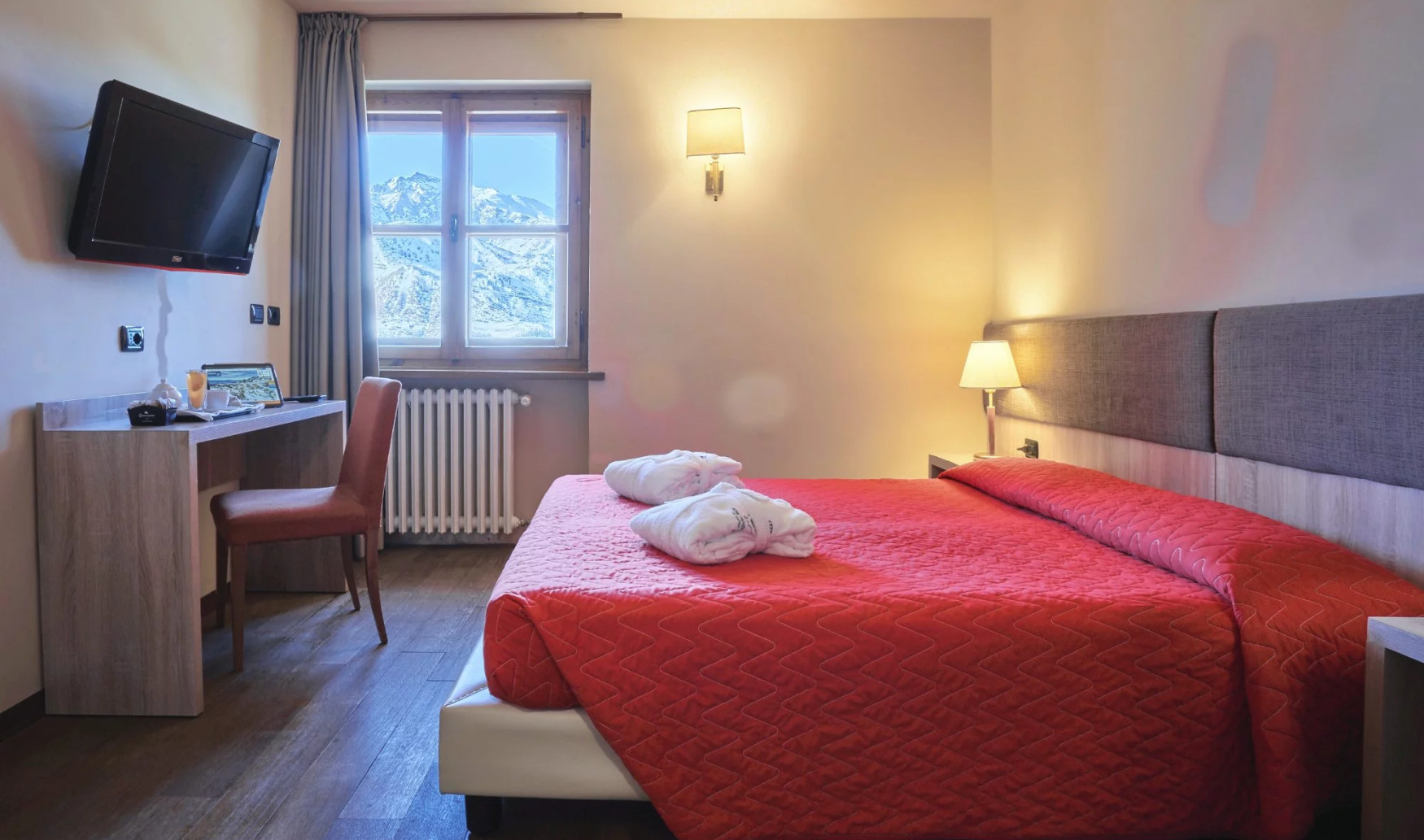 media.258 _ER70622_HDR 1