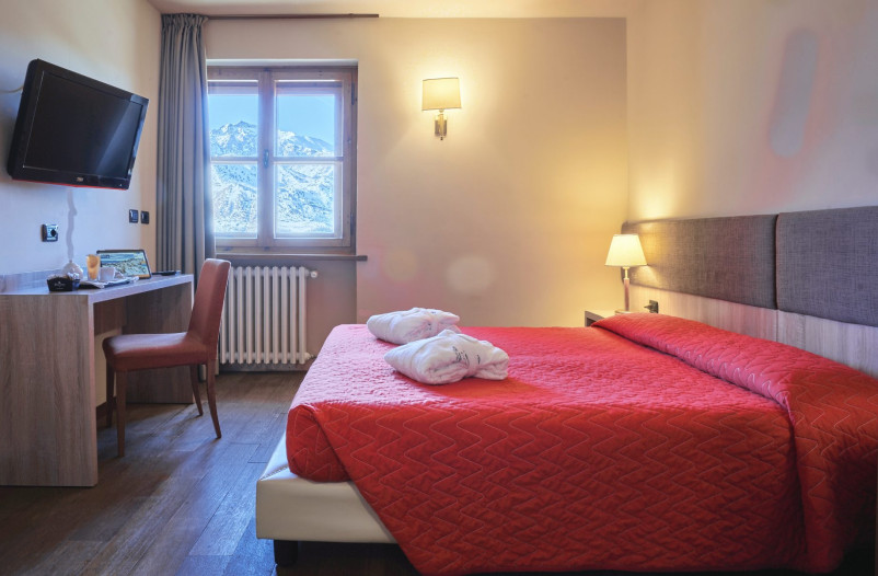 media.258 _ER70622_HDR 1