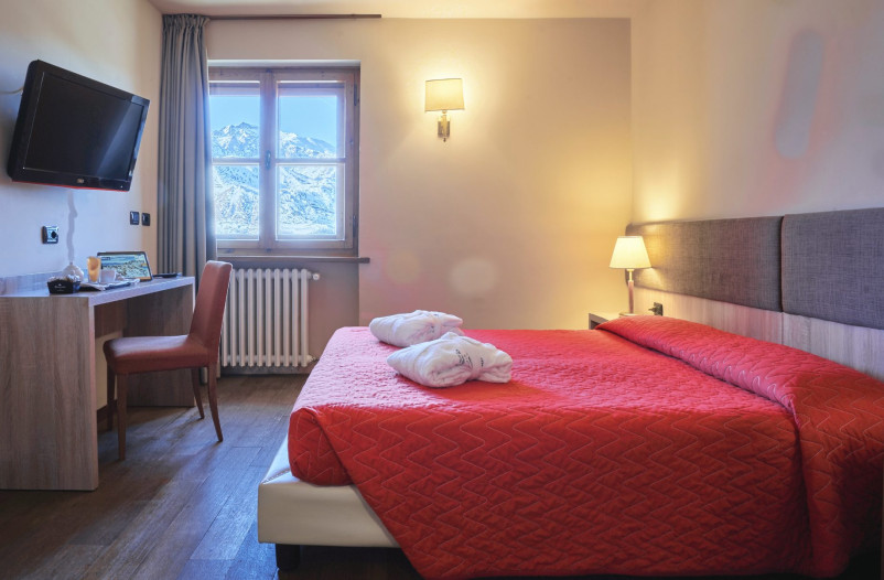 media.258 _ER70622_HDR 1 1